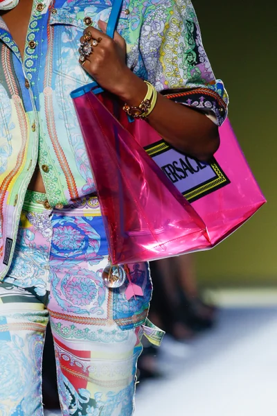Look 84